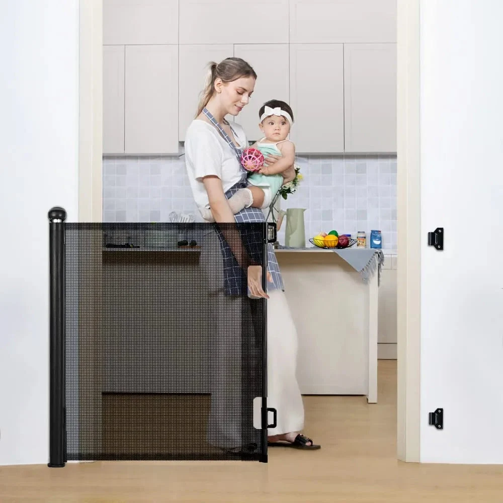 Comomy Retractable Baby Gate - Black
