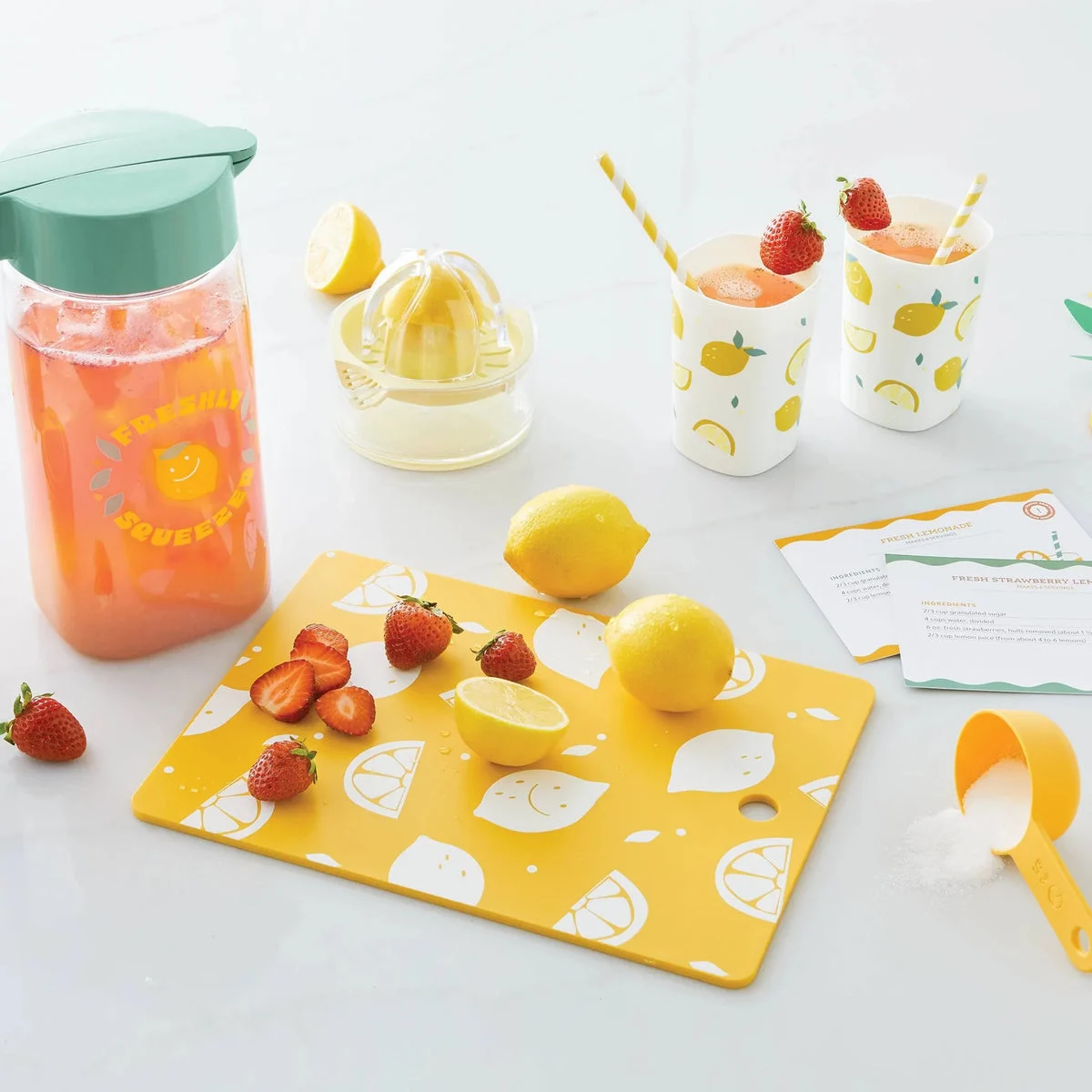 Pillowfort Kids' 12pc Lemonade Dinnerware Set - ™