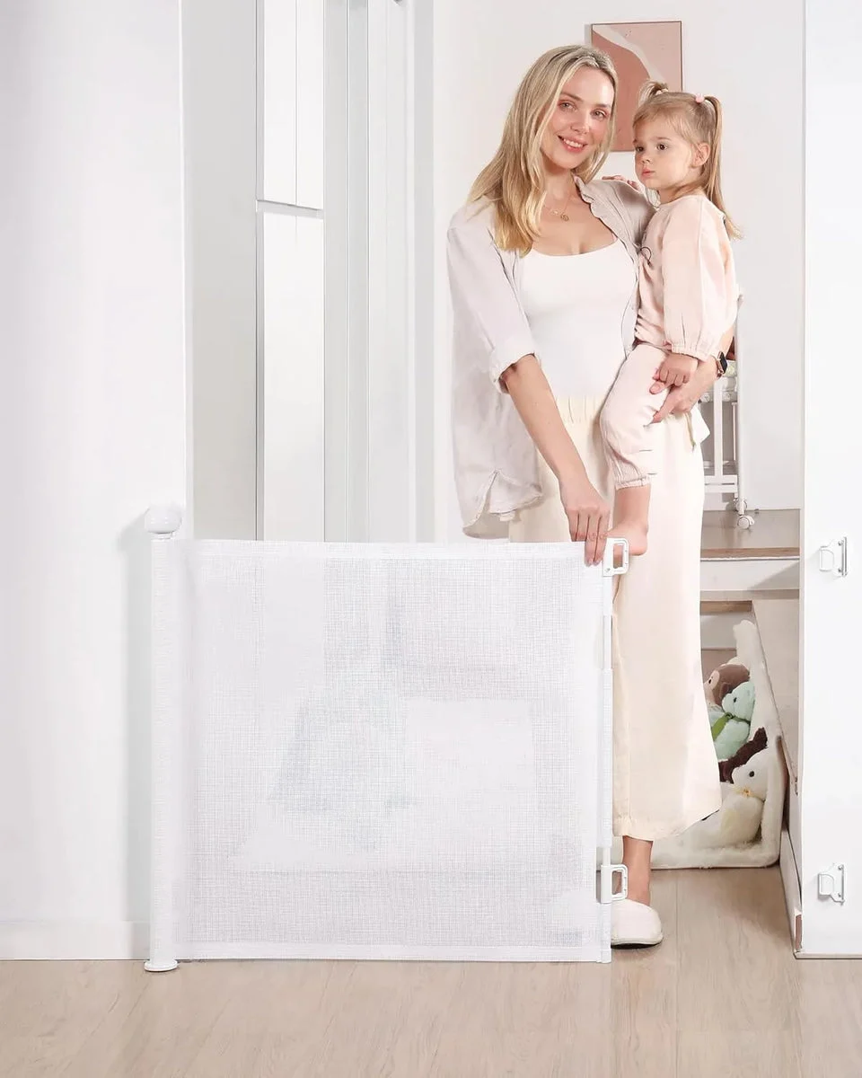 Likzest Retractable Baby Gate - White