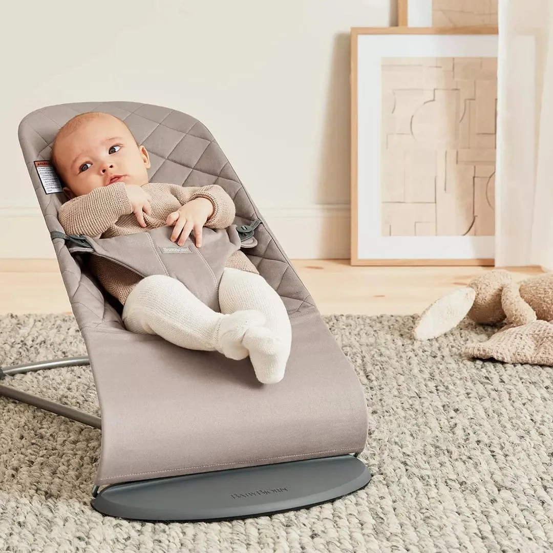 BabyBjörn Bouncer Bliss - Sand Grey Cotton Classic Quilt - Dark Grey Frame