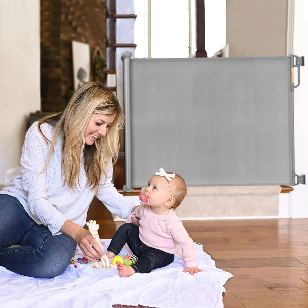 probebi Retractable Baby & Dog Gate - White