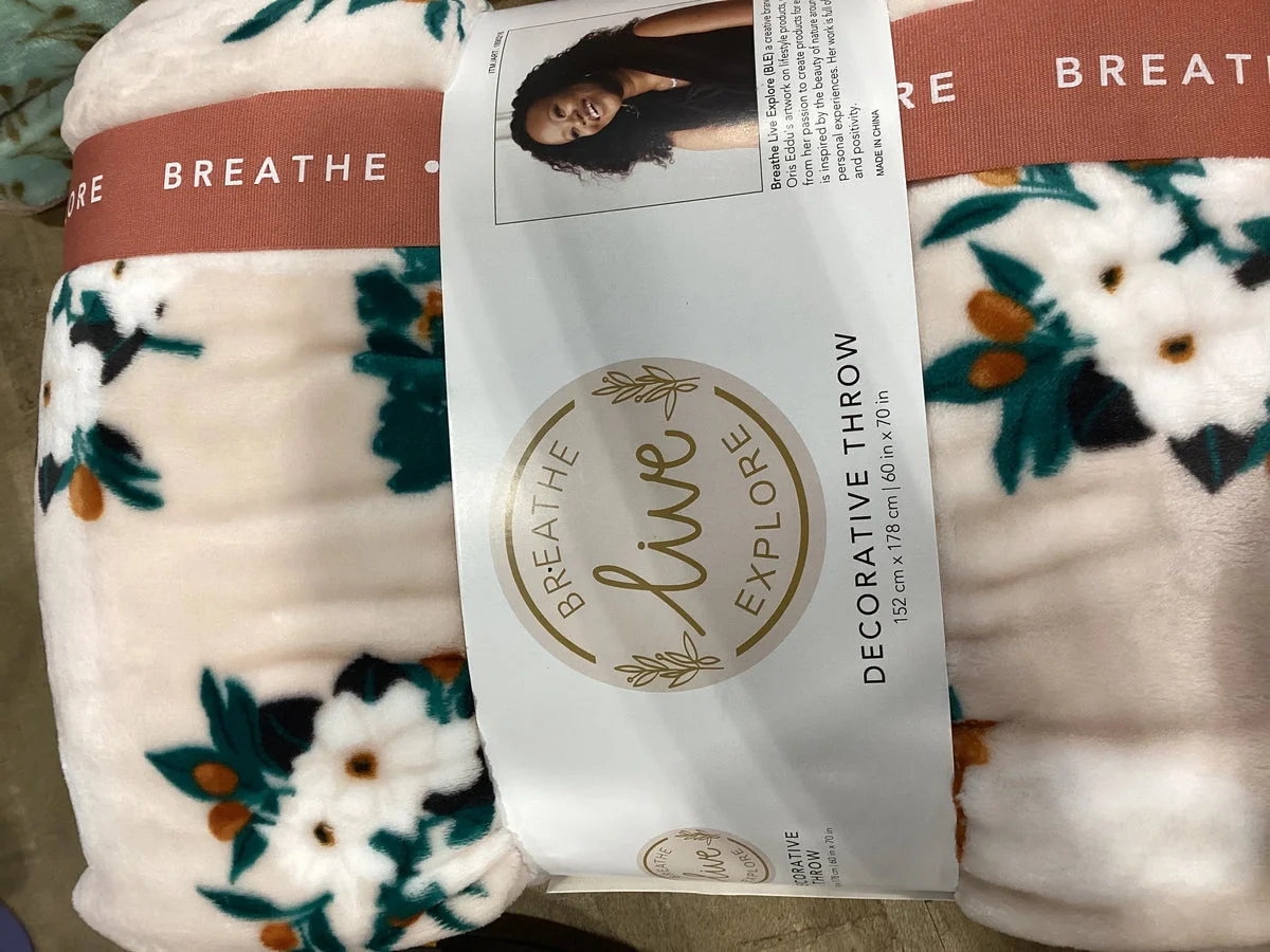 Breathe live Decorative Throw Blanket - Natural Wood