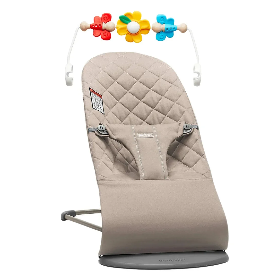 BabyBjörn Bouncer Bliss, Cotton Petal Quilt, Sand Grey + Toy Bar