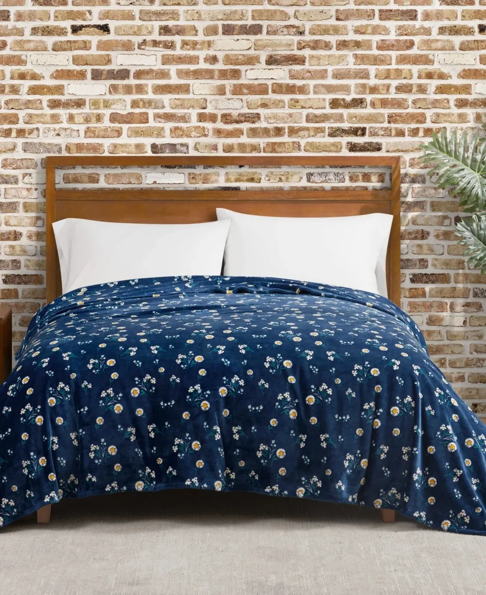 Lucky Brand Daisy Floral Cozy Plush Blanket, Full/Queen - Navy
