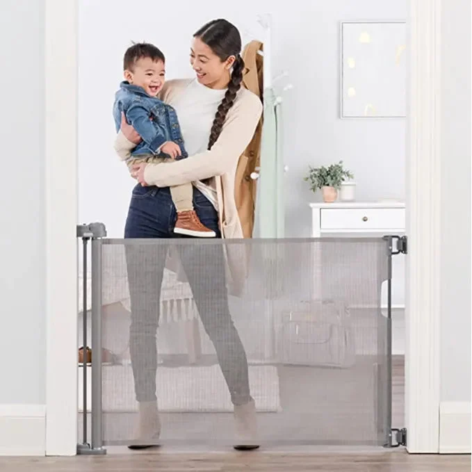 Regalo Retractable Safety Gate