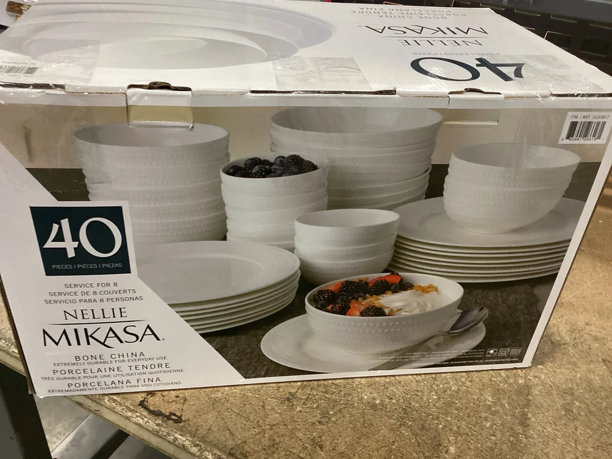 Ikasa Nellie 40PC Dinnerware Set - White Plates Bowls Kitchen Table Home