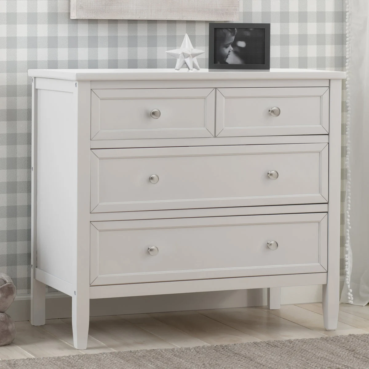 DELTA CHILDREN Epic Place 3 Drawer Dresser With Interlocking Drawers - Bianca White